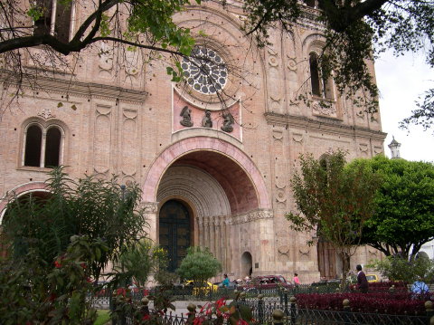 ecuador-cuenca-cathedral