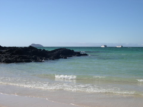 galapagos-rabida-beach-2